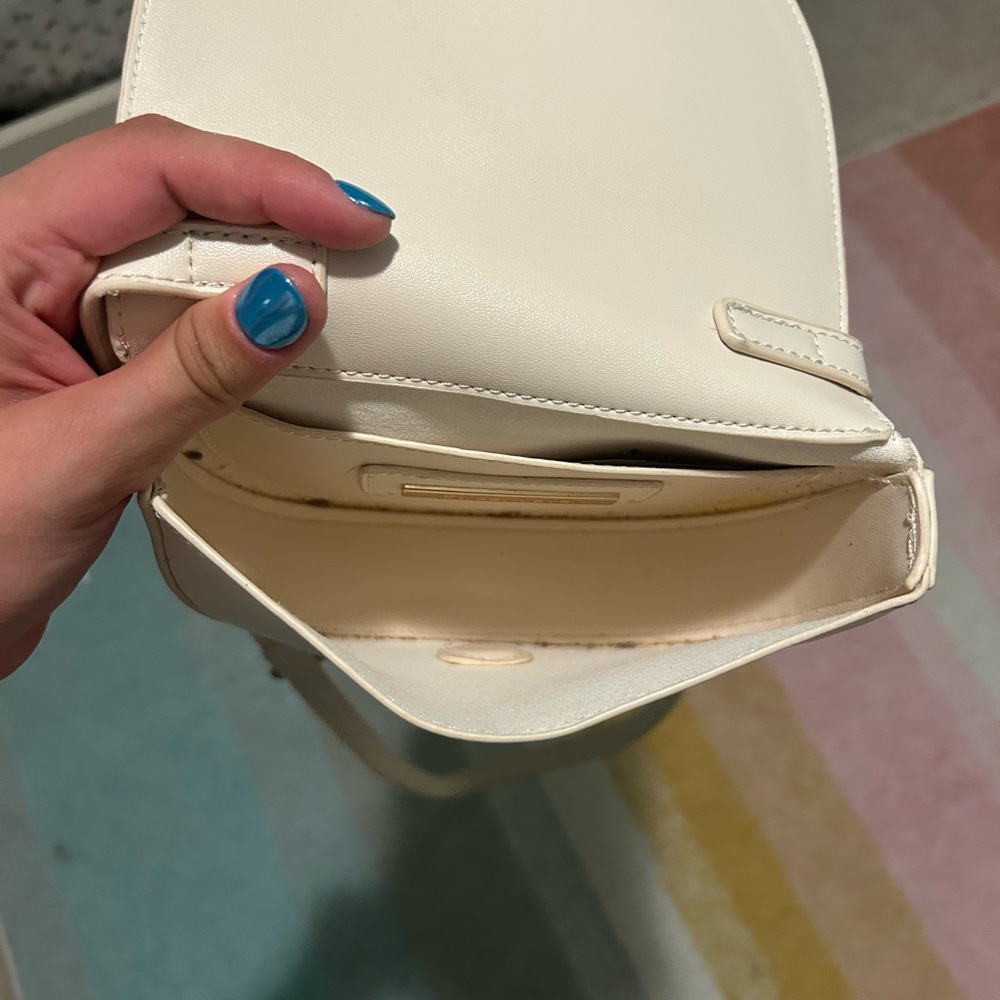 Elegant Cream Handbag